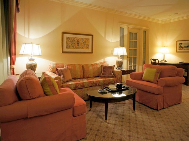 リッツカールトンのスイートルームの極上空間